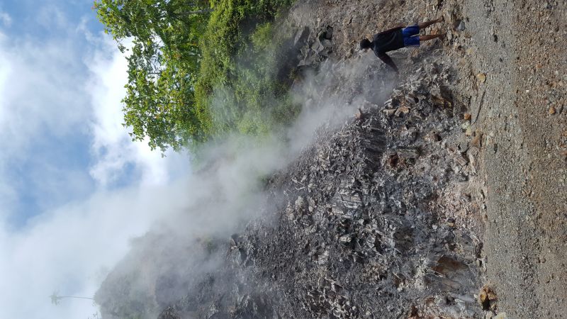 Fumeroles du volcan Colo